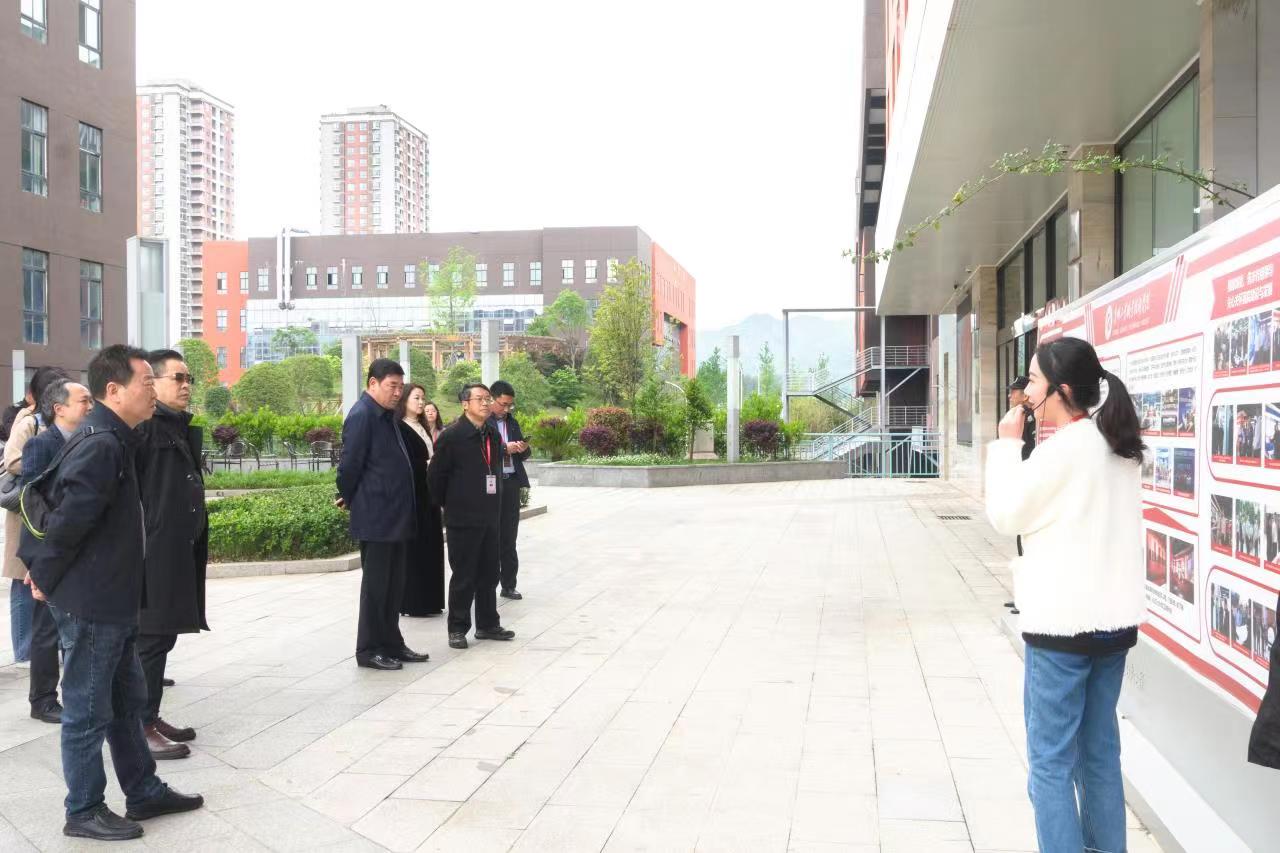 它山之石可攻玉  考察学习营生长  ——我校组织考察组赴贵阳相关院？疾旖涣餮