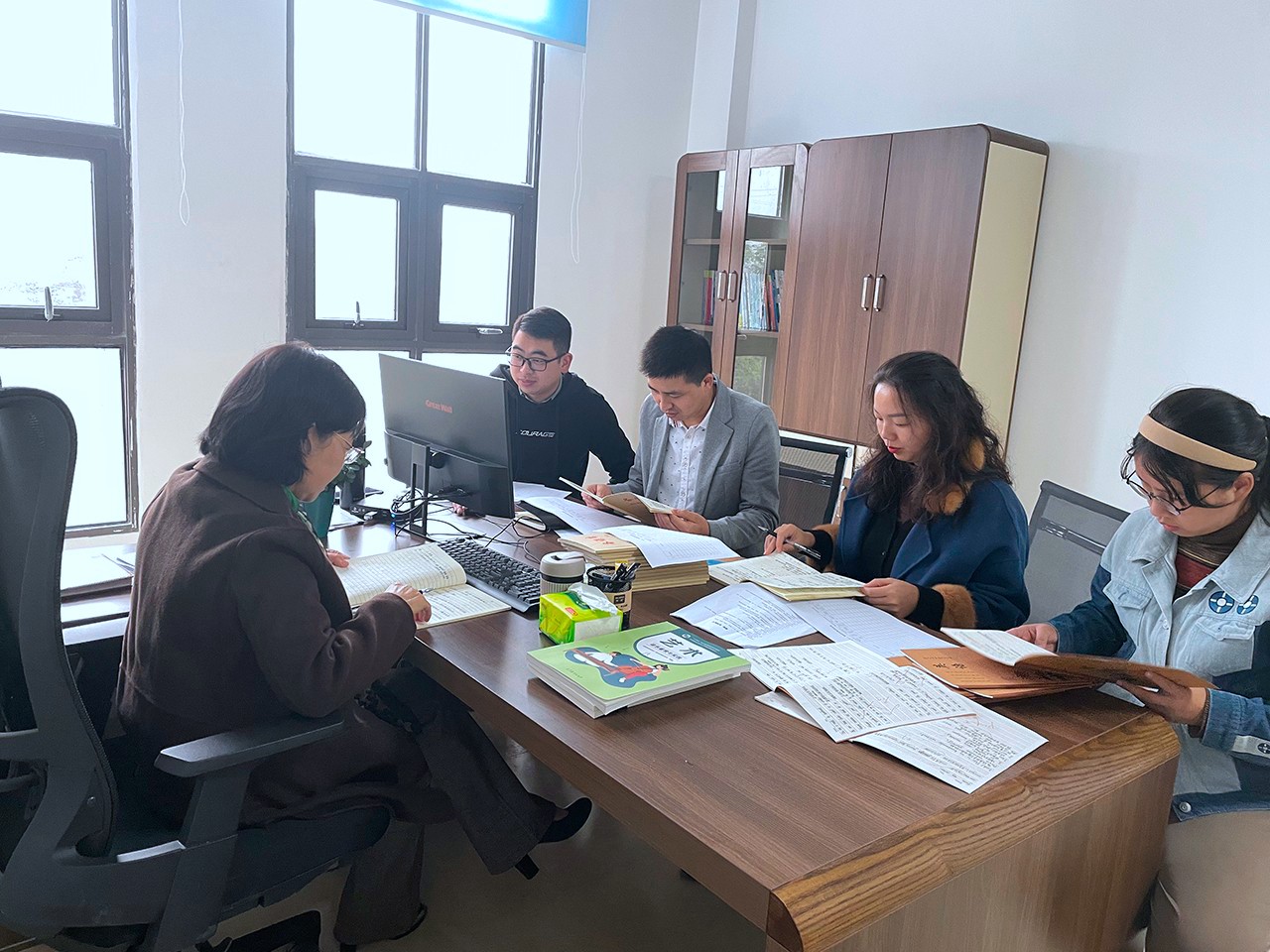 我？蛊谥薪萄虑榧觳