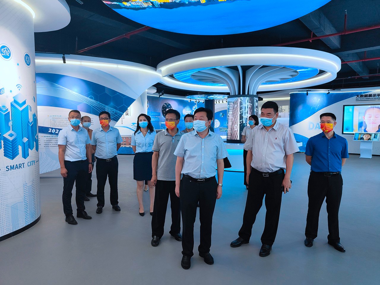 市教育局局长冉俊华赴数据学院指导申做事情