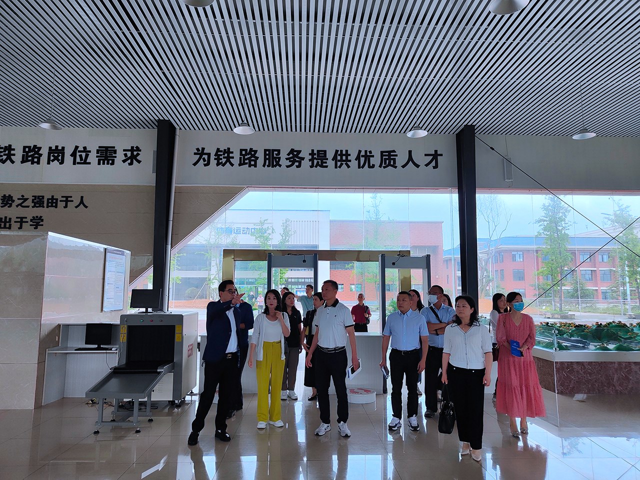 增强校企交流 同谋相助双赢 ——东莞市东城组团到我？剐Ｆ笙嘀富