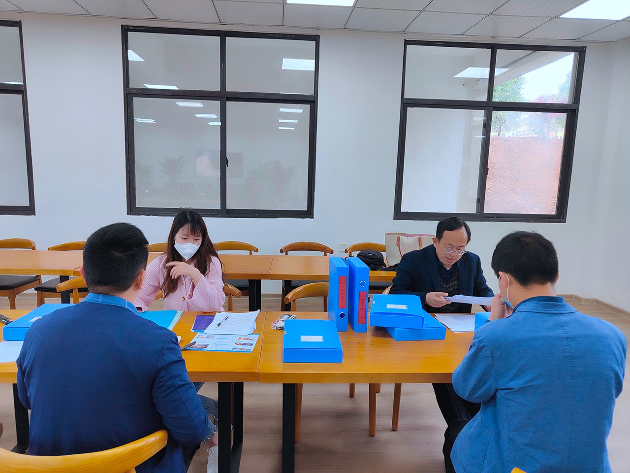 全省职业院校办学行为专项督查事情组莅临我校指导事情