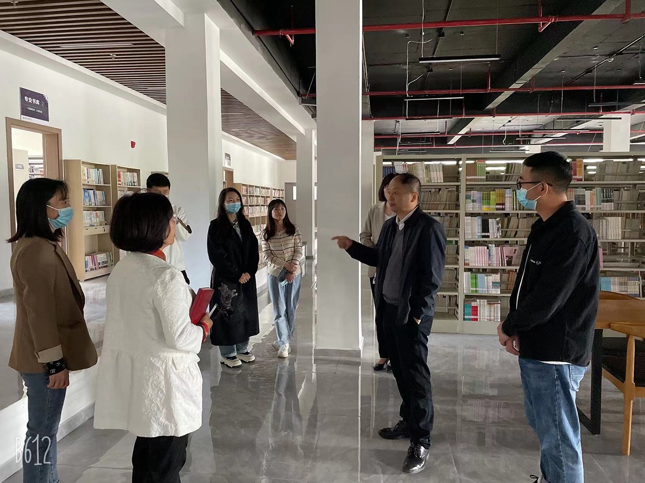 冉贵生深入学校实训室调研指导事情