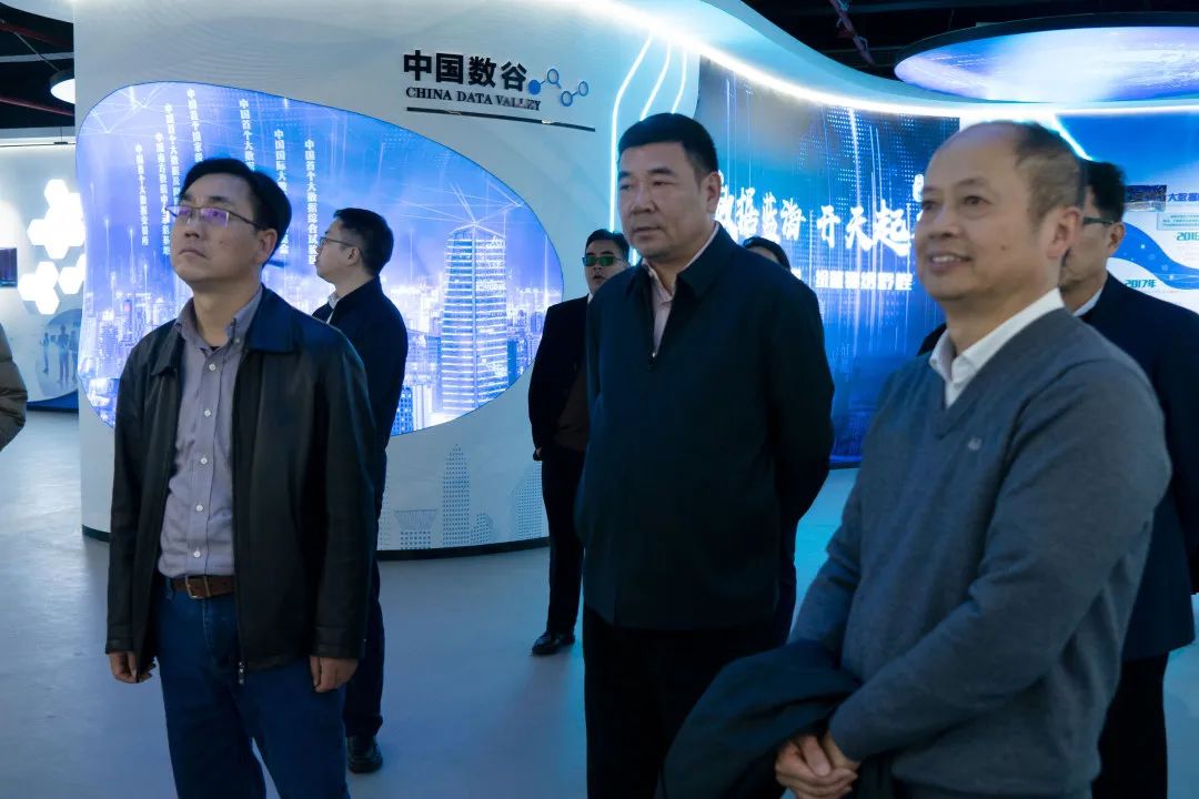 省教育厅副厅长杨天仪一行莅临我校调研指导事情