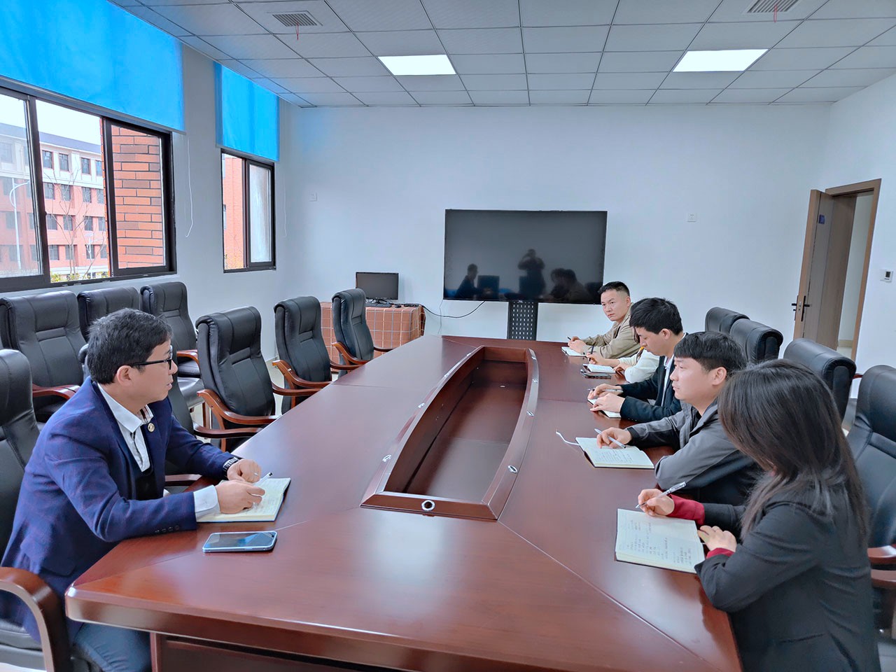 校务委员刘仲华主持召开疫情防控专题会