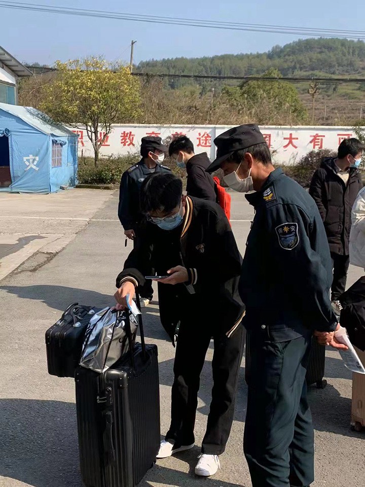 总务后勤处起劲做好校园春季学期学生返校疫情防控和清静隐患排查事情