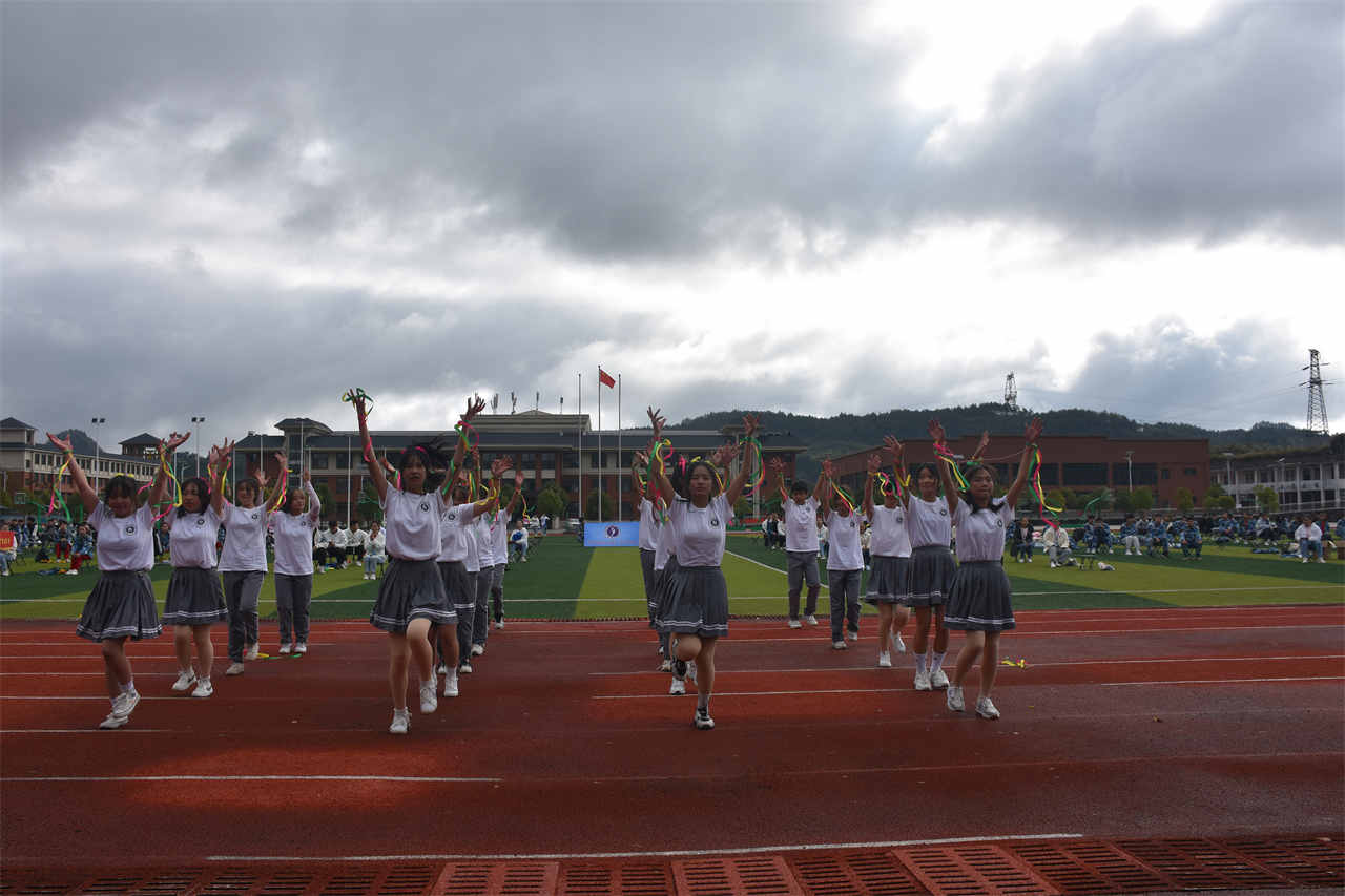 我校第一届田径运动会盛大开幕