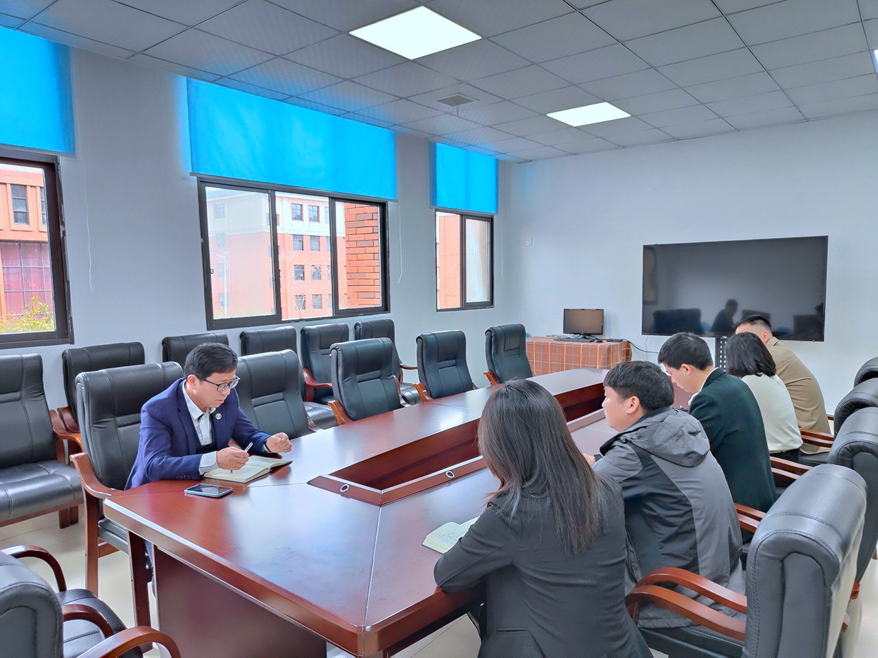 校务委员刘仲华主持召开疫情防控专题会