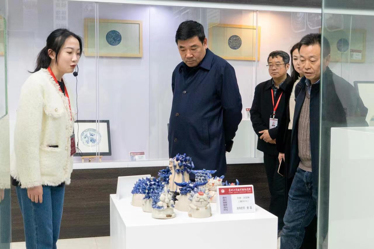 它山之石可攻玉  考察学习营生长  ——我校组织考察组赴贵阳相关院？疾旖涣餮