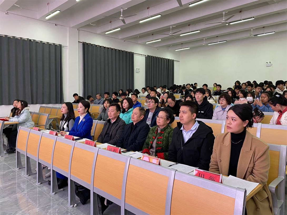 弘扬爱国精神 建设协调校园——纪念“一二?九”运动86周年演讲角逐